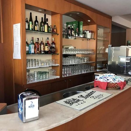 Hotel Villa Vera Ріміні Екстер'єр фото