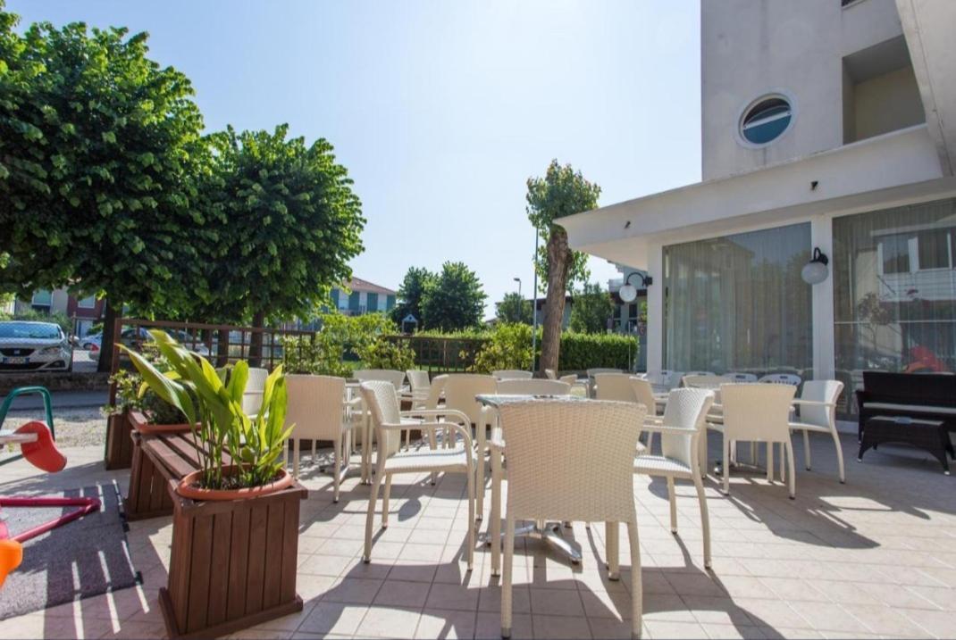 Hotel Villa Vera Ріміні Екстер'єр фото