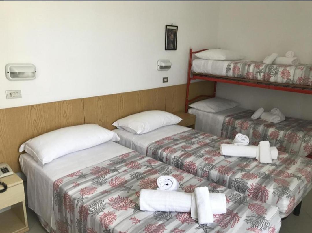 Hotel Villa Vera Ріміні Екстер'єр фото