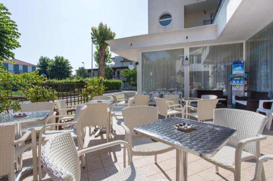 Hotel Villa Vera Ріміні Екстер'єр фото