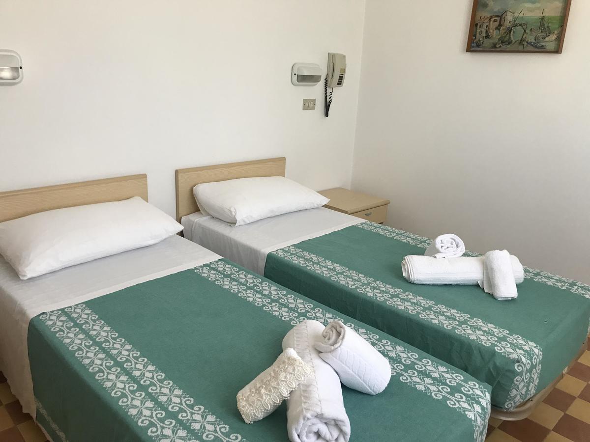 Hotel Villa Vera Ріміні Екстер'єр фото