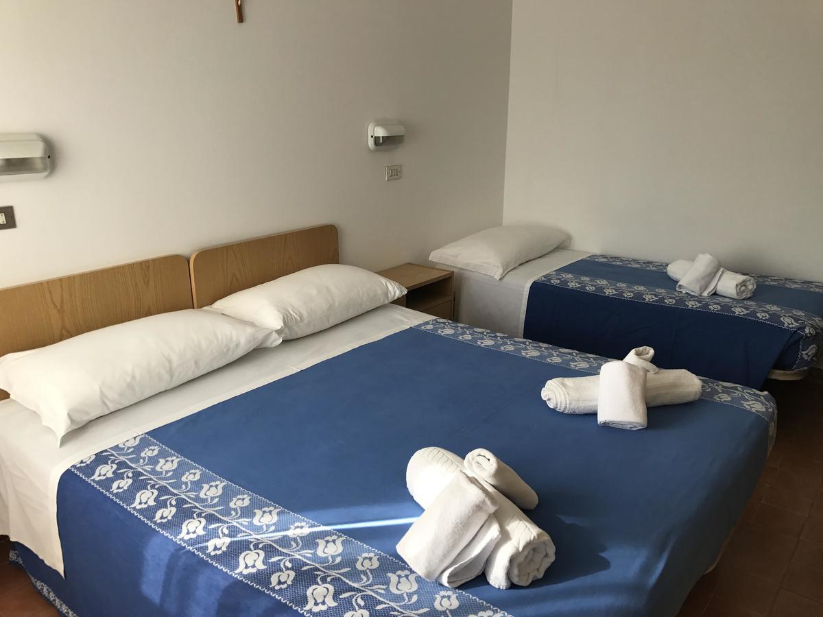 Hotel Villa Vera Ріміні Екстер'єр фото